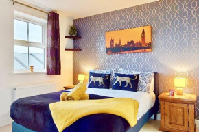 Dale House, Spacious Home in Central Dartford with Parking